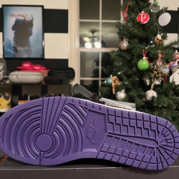 NWT Air Jordan 1 Low 'Court Purple' - Picture 4 of 5